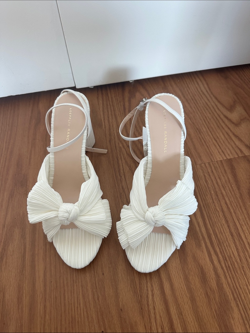 Loeffler Randall White Knotted Bow Heels